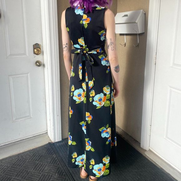 1970s Black Floral Maxi Dress - Picture 4 of 4